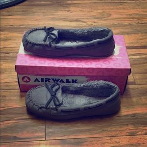 Air Walk moccasins
